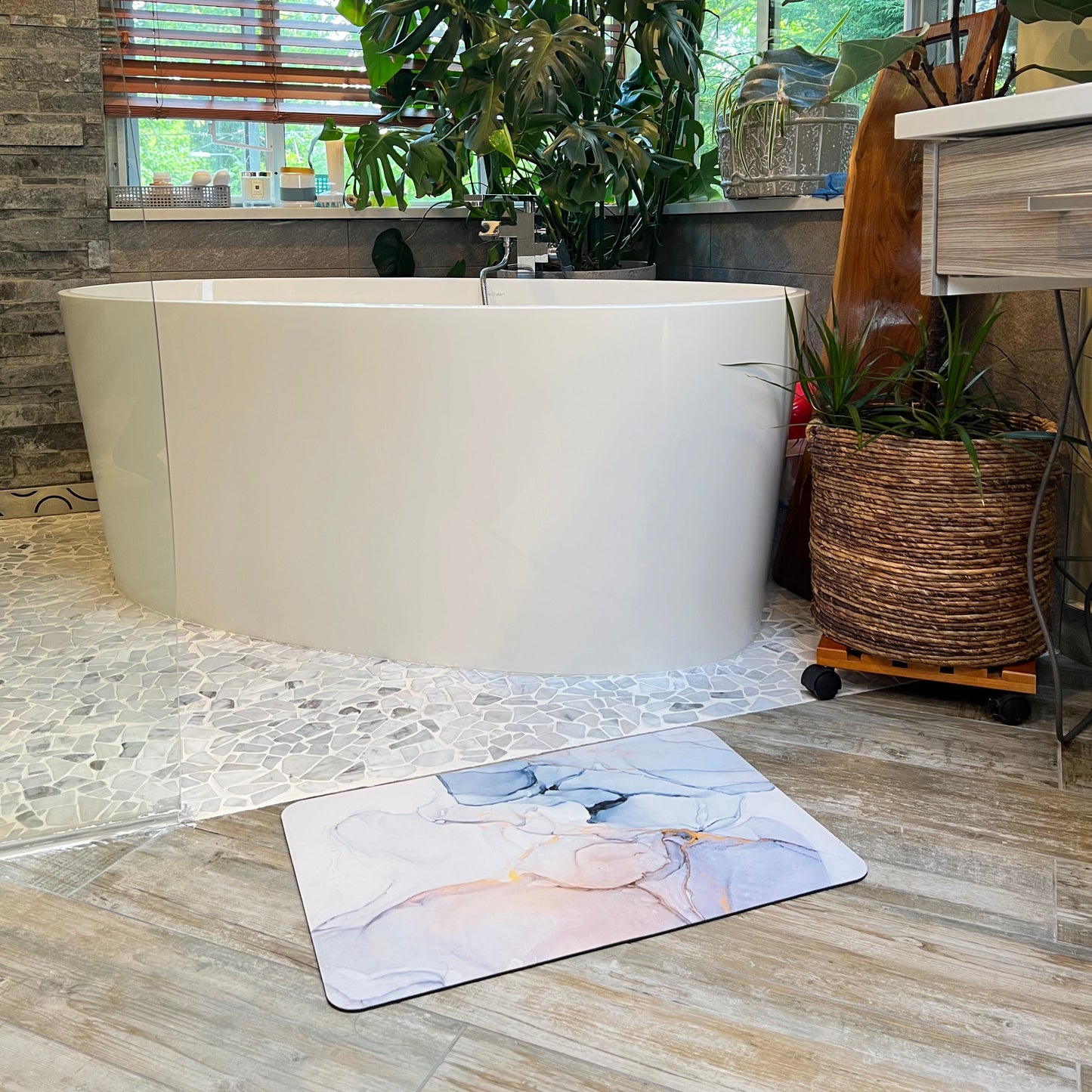The Calm Marble Collection™ - Amvin Soft Diatomite Bath Mat